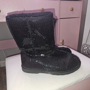 New Girls boots size 4